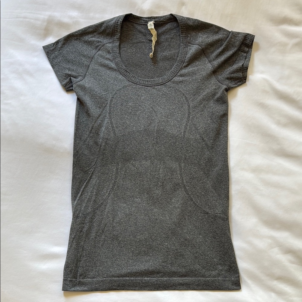 lululemon run swiftly tech short sleeved scoop shirt